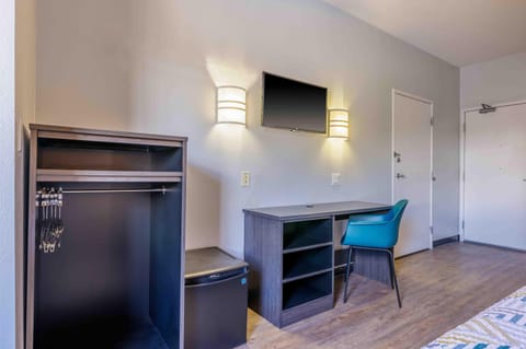 Desk, laptop workspace, blackout drapes, free WiFi