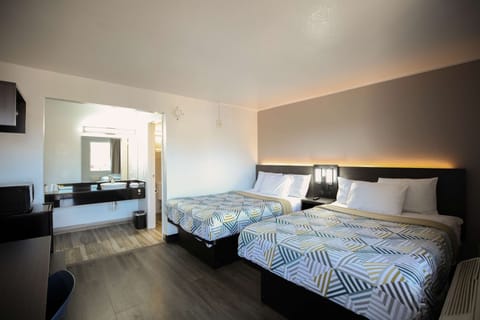 Deluxe Room, 2 Double Beds, Accessible, Non Smoking | Free WiFi, bed sheets