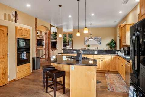 Kitchen island to enjoy others while they are cooking