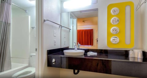 Standard Room, 2 Queen Beds, Accessible, Non Smoking | Bathroom | Combined shower/tub, towels