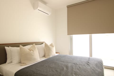 Luxury Apartment | In-room safe, blackout drapes, iron/ironing board, free WiFi