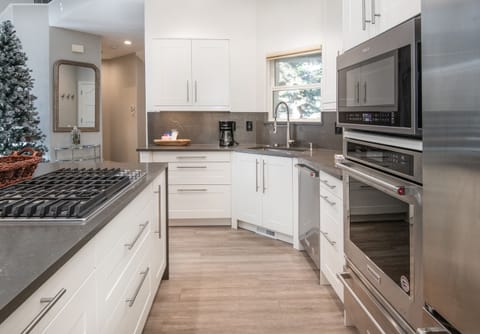 Fully Stocked Kitchen with Gourmet Appliances