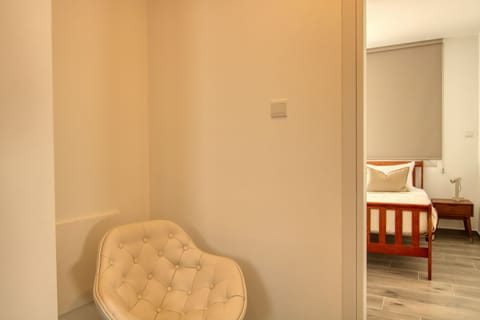 Luxury Apartment | In-room safe, blackout drapes, iron/ironing board, free WiFi