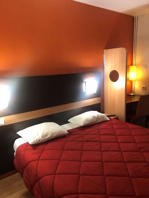 Standard Room, 1 Double Bed | Desk, blackout drapes, soundproofing, free WiFi