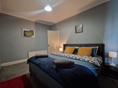 Apartment | 2 bedrooms, iron/ironing board, free WiFi, bed sheets