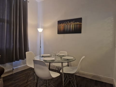 Apartment | Dining