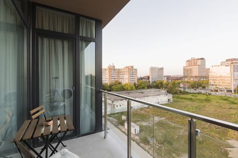 Premier Apartment | Balcony