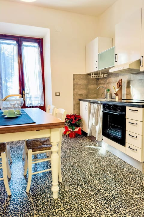 Property, Furniture, Window, Cabinetry, Table, Blue, Building, Interior Design, Wood, Flooring