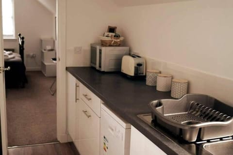 Apartment | Private kitchen | Fridge, microwave, oven, stovetop