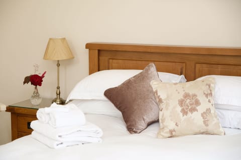 Deluxe Suite | Hypo-allergenic bedding, individually decorated, individually furnished