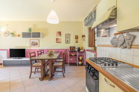 Autumn, Dining Room, Kitchen, Spring, Summer