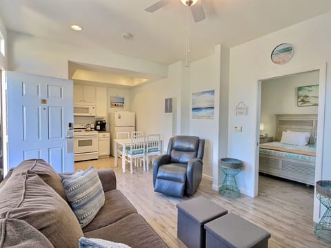 ust steps from the Ocean State Dunes, this charming one-bedroom condo features a chef’s kitchen, a king-sized bed, and a queen sleeper sofa for cozy movie nights.