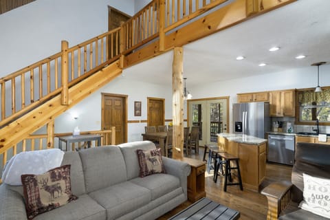 Main Level: Living Room - Seating