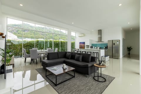 Deluxe Villa | Living area