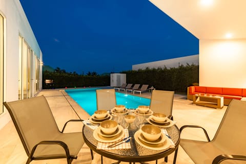 Deluxe Villa | Terrace/patio