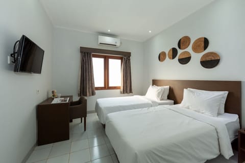 Deluxe Twin Room | Desk, free WiFi