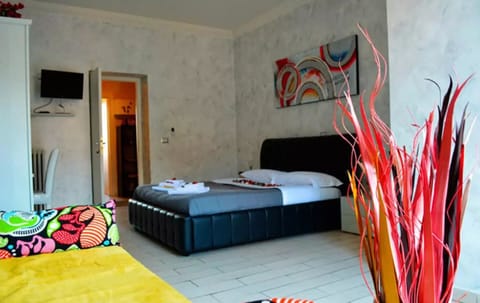 Basic Triple Room | Desk, soundproofing, iron/ironing board, free WiFi