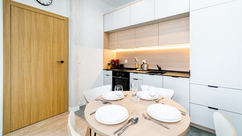 Apartment (15 E) | Private kitchenette | Fridge, stovetop, electric kettle, cookware/dishes/utensils