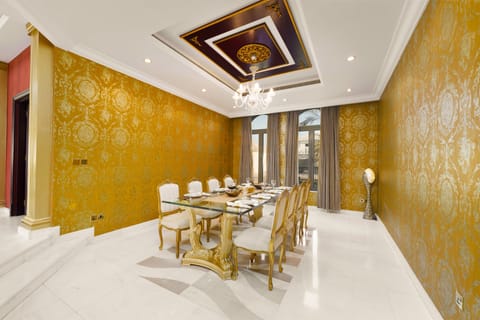 Signature Villa | Dining room