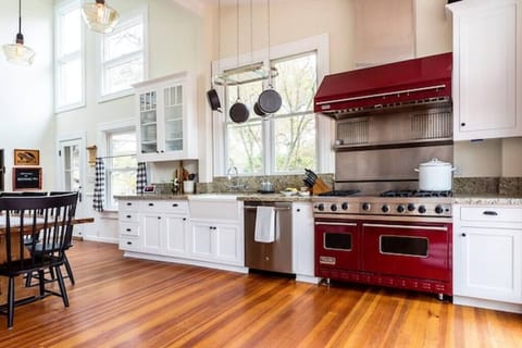 Fully Stocked Chef's Kitchen