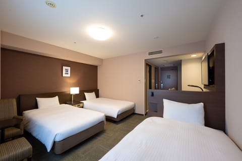 Triple Room | Free WiFi, bed sheets