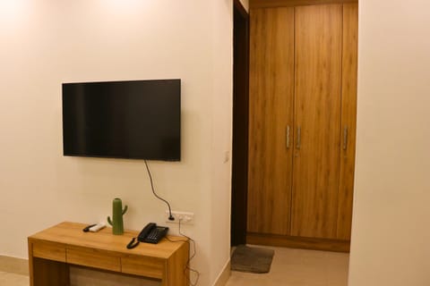 Suite Room | Television