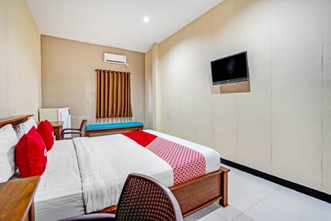 Deluxe Double Room | Laptop workspace, free WiFi, bed sheets