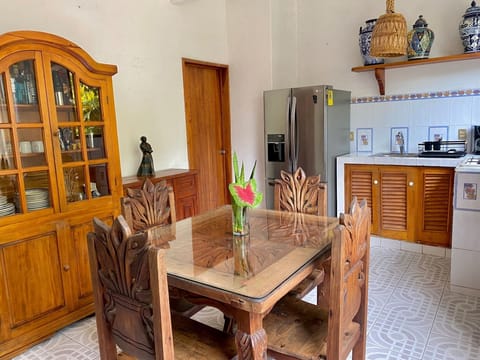 Villa, 2 Bedrooms, Accessible, Terrace | Dining