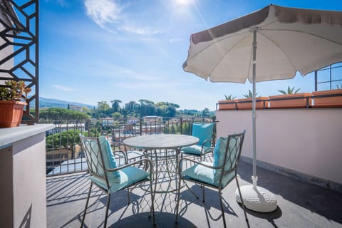 Autumn, Balcony / Terrace / Patio, Spring, Summer