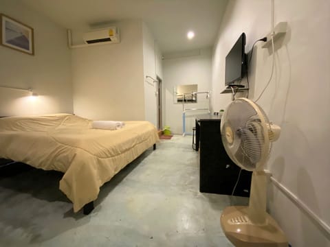 Standard Quadruple Room, Non Smoking, Private Bathroom | In-room safe, soundproofing, free WiFi, bed sheets