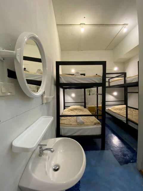 Economy Quadruple Room, Non Smoking, Private Bathroom | In-room safe, soundproofing, free WiFi, bed sheets