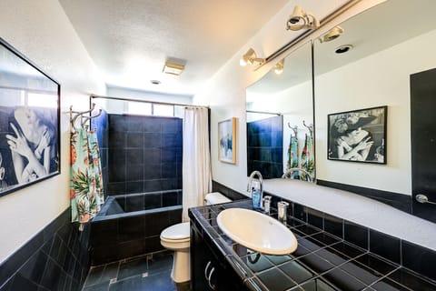 Luxury House | Bathroom