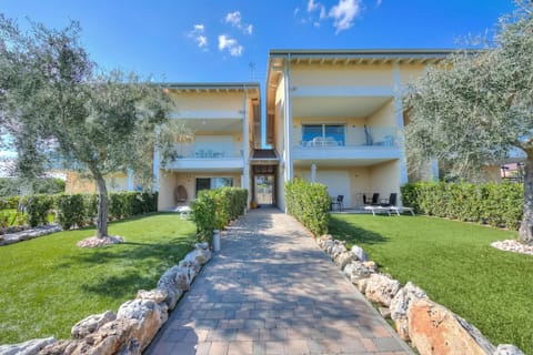 Family Apartment, Multiple Bedrooms (Una Meta Tra Gli Ulivi) | Exterior