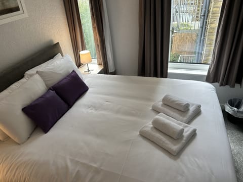 Double Room Rear View | Desk, free WiFi, bed sheets