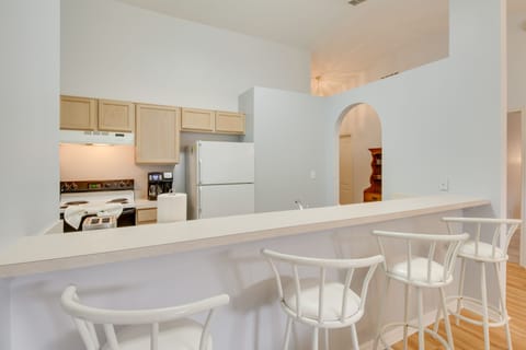 Apartment (2 Bedrooms) | Private kitchen | Microwave, oven, stovetop, dishwasher