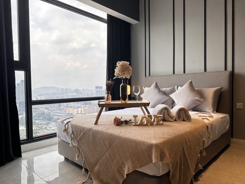 Luxury Suite, 2 Bedrooms, City View | Egyptian cotton sheets, premium bedding, desk, soundproofing