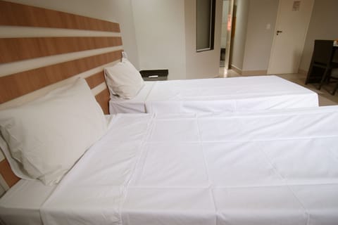 Twin Room | Minibar, soundproofing, free WiFi, bed sheets