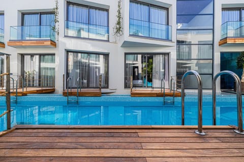 Pool Access Standard Room | Terrace/patio