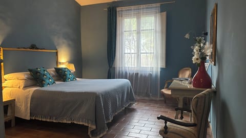 Down comforters, memory foam beds, desk, blackout drapes