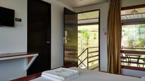 Deluxe Room, Balcony | Desk, free WiFi