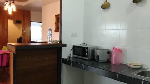 Family House, 3 Bedrooms, Kitchen | Microwave