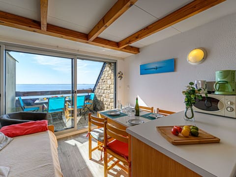 Sky, Cloud, Tableware, Water, Azure, Food, Chair, Naval Architecture, Building, Wood