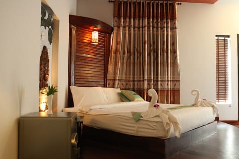 Standard Double Room | In-room safe, desk, free WiFi, bed sheets