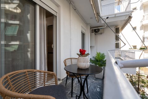 Design Apartment (Athens Hills B) | Balcony