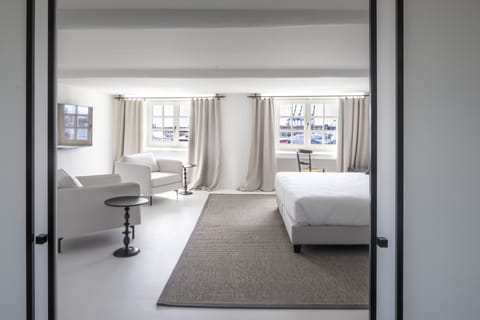 Junior Suite | Premium bedding, memory foam beds, minibar, in-room safe