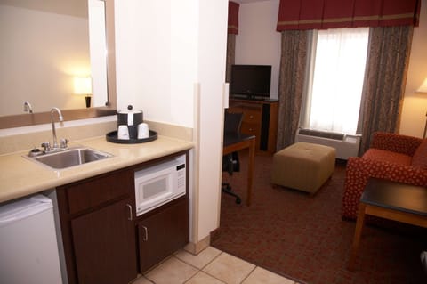 Suite, 1 King Bed, Accessible, Non Smoking | Private kitchen | Microwave, coffee/tea maker