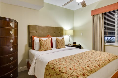 Suite, 1 Queen Bed, Accessible | In-room safe, desk, blackout drapes, iron/ironing board