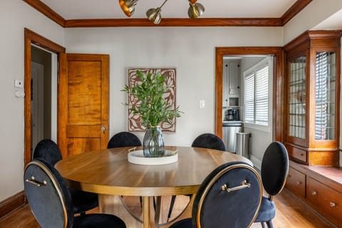 Savor your meals in this dining set for 6 guests