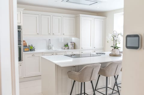 Edge Mere Apartment Kitchen