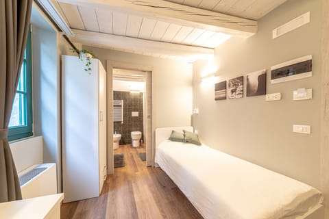 Standard Single Room | Premium bedding, minibar, in-room safe, desk